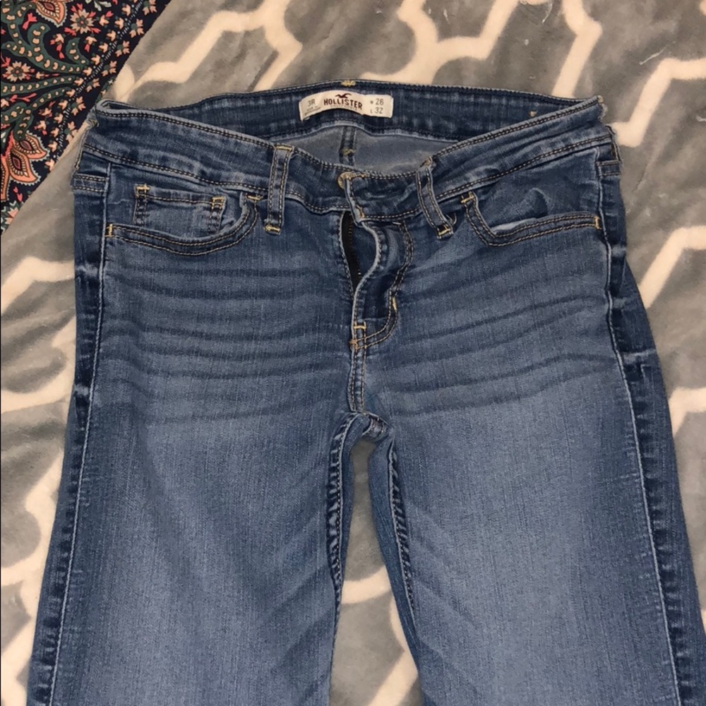 🌸 BUNDLE DEAL 🌸 TWO PAIRS OF HOLLISTER JEANS - Picture 4 of 8